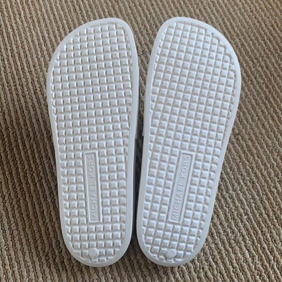 🆕Michael Kors rainbow slide sandals 8​ - Picture 5 of 9